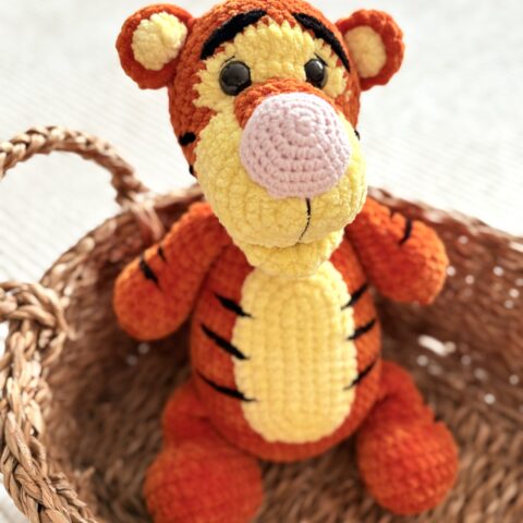 Tigger- Winnie the Pooh ve Arkadaşları Büyük Seri